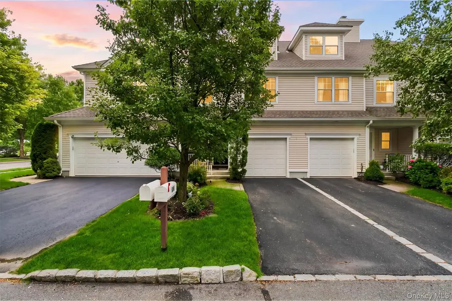 165 Underhill LN, Peekskill, NY 10566