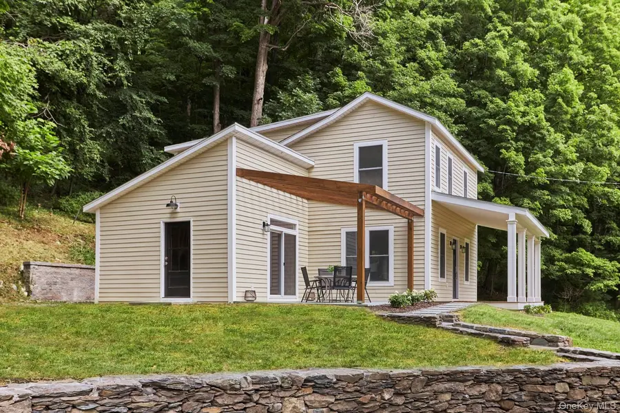 621 Milan Hollow RD, Rhinebeck, NY 12572