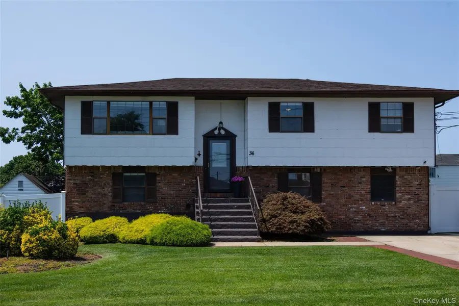 36 Osceola AVE, Deer Park, NY 11729