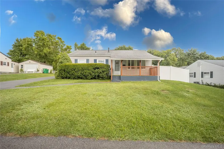 32 Peter Cooper DR, Poughkeepsie, NY 12601