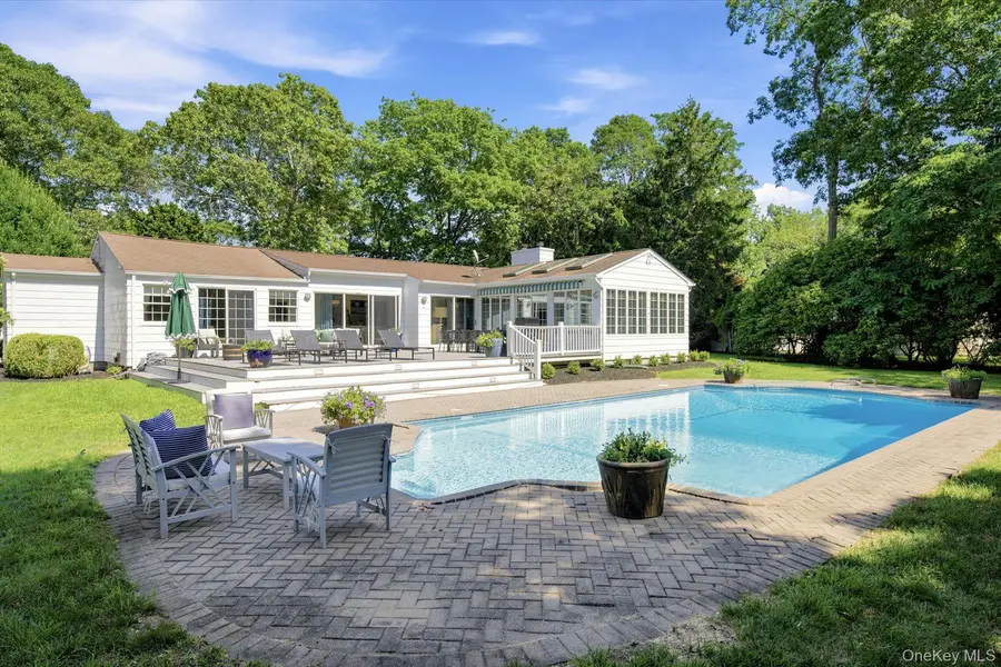 129 Oneck LN, Westhampton Beach, NY 11978