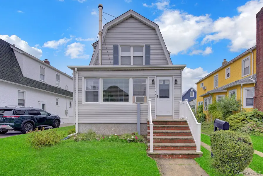342 E Walnut ST, Long Beach, NY 11561