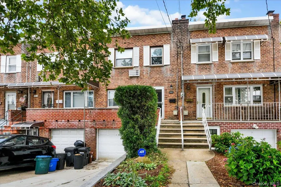 3015 Waterbury AVE, Bronx, NY 10461
