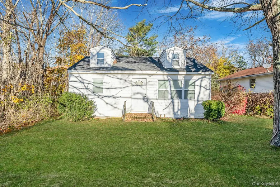 24485 Main RD, Mattituck, NY 11935