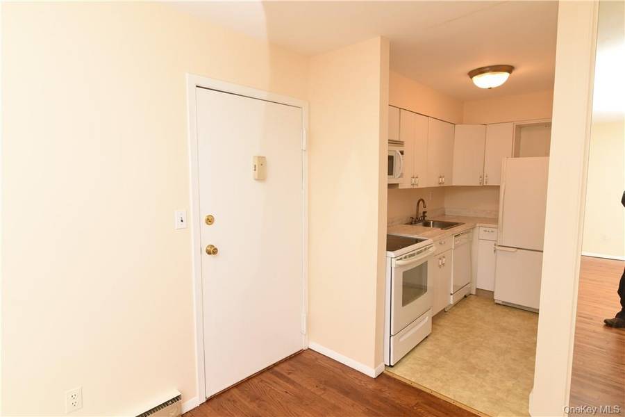 260 West ST #B4, Mount Kisco, NY 10549