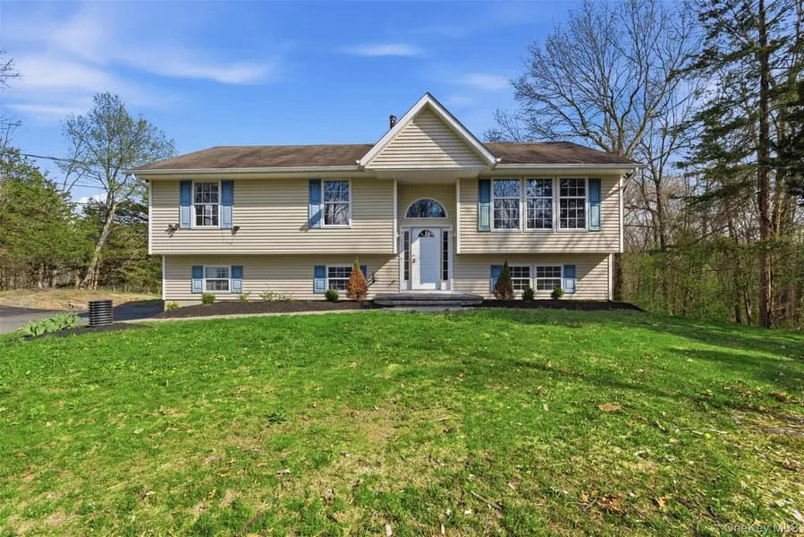 600 Twin Arch RD, Rock Tavern, NY 12575
