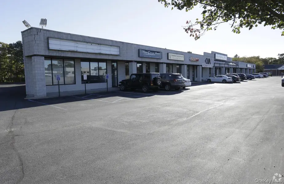 4846 Sunrise HWY #4846, Sayville, NY 11782