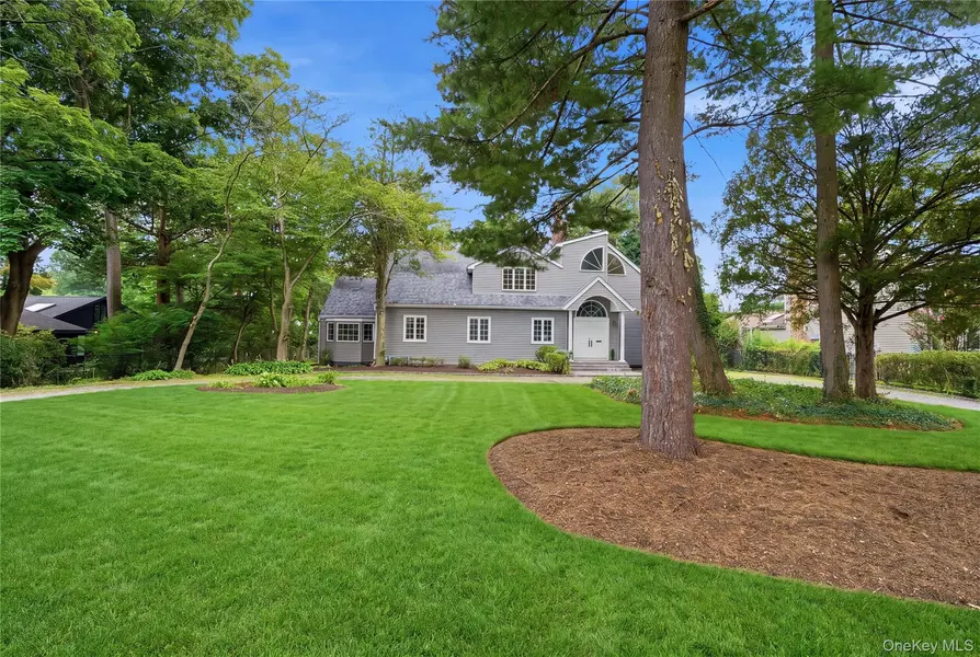 9 Addison LN, Greenvale, NY 11548