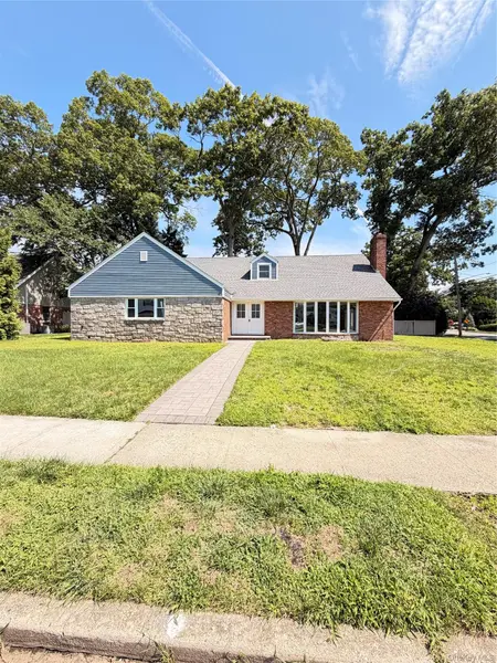 127 Berkshire RD, Rockville Centre, NY 11570