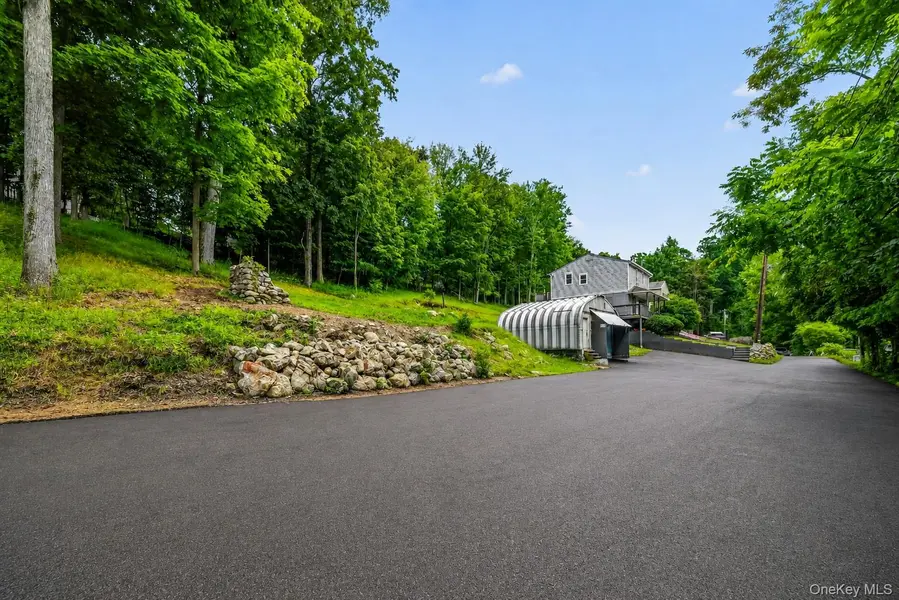 17 Underhill TRL, Monroe, NY 10950
