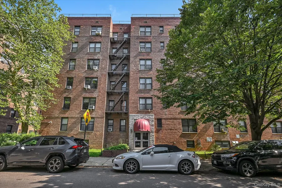 105-30 66th AVE #5D, Forest Hills, NY 11375