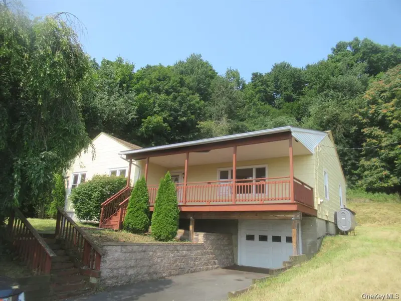 33 Meadow AVE, Chester, NY 10918