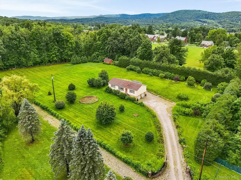 66 Reservoir RD, Pawling, NY 12564