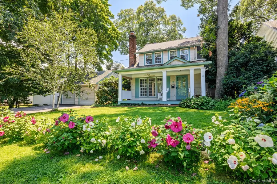 84 Oak ST, Northport, NY 11768