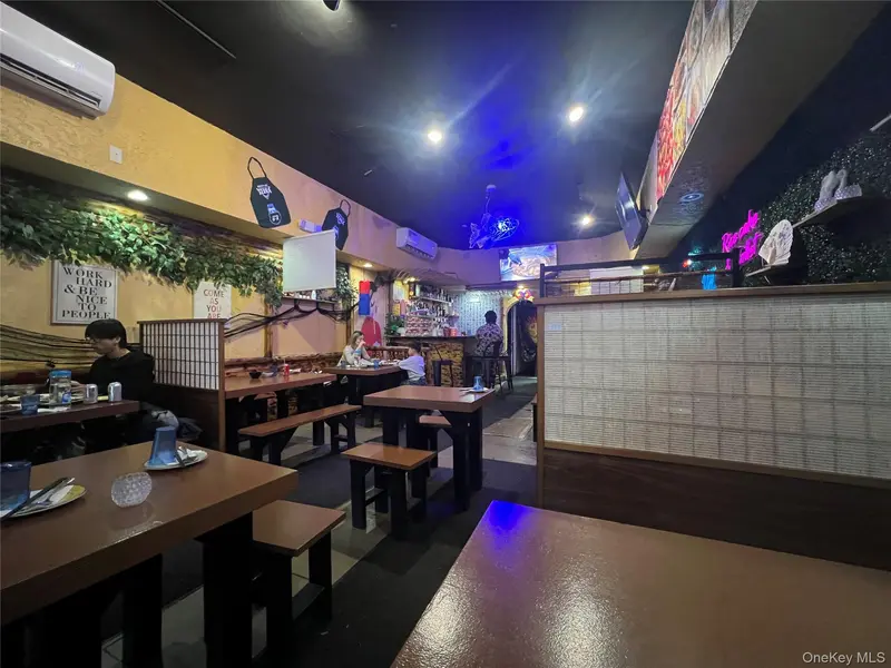 13687 37th AVE, Flushing, NY 11354