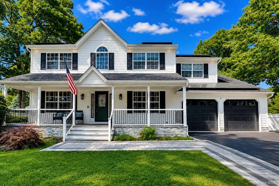 11 Oliver ST, Port Jefferson Station, NY 11776