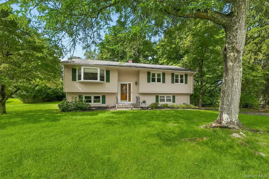5 McGarrah RD, Monroe, NY 10950