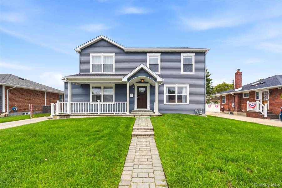 105 Wadsworth AVE, Levittown, NY 11756