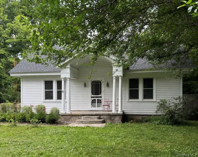 9 Old LN, Hudson, NY 12534