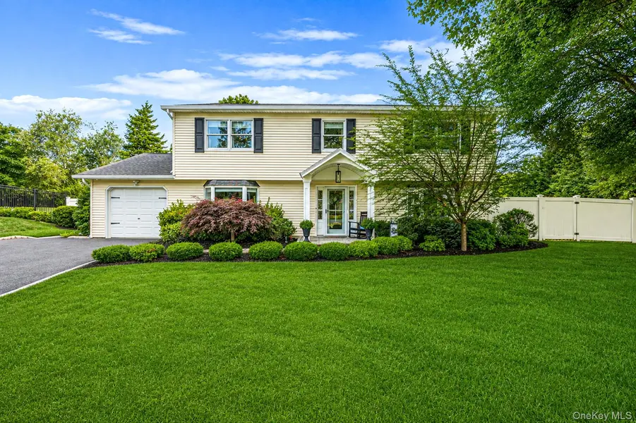 64 Plymouth AVE, Mount Sinai, NY 11766