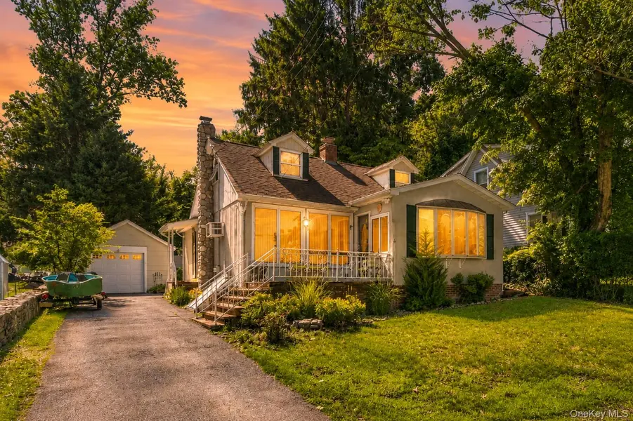 26 Brook AVE, Hopewell Junction, NY 12533