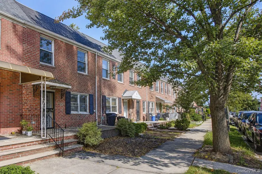 50-35 207th ST, Bayside, NY 11364