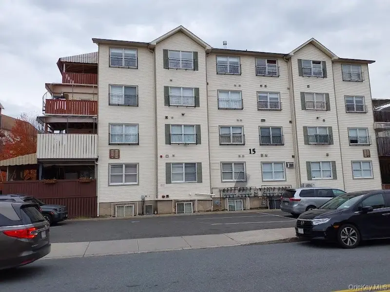 15 Prag BLVD #411, Monroe, NY 10950