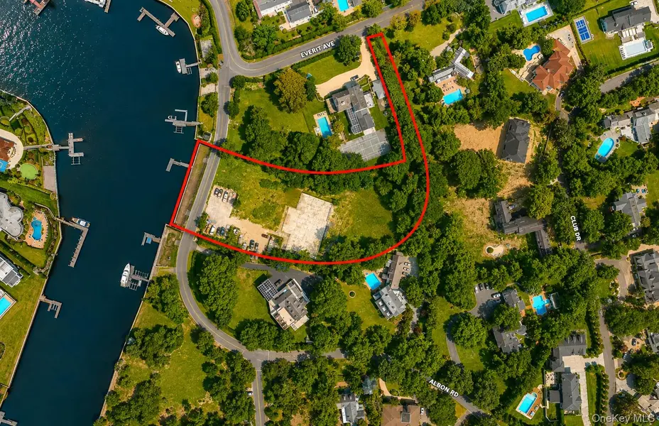 208 Everit AVE, Hewlett, NY 11557