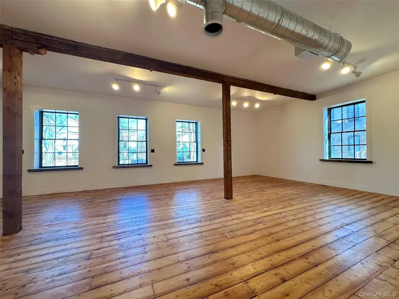 46 Chambers ST #2R, Newburgh, NY 12550
