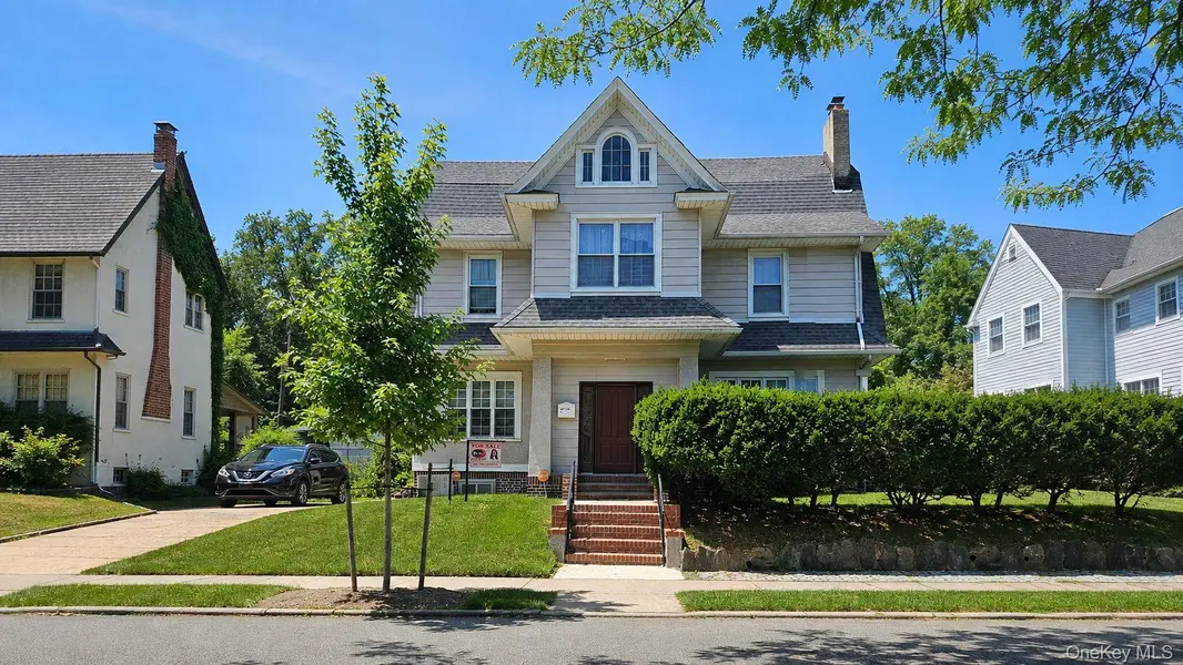 104-22 192nd ST, Saint Albans, NY 11412