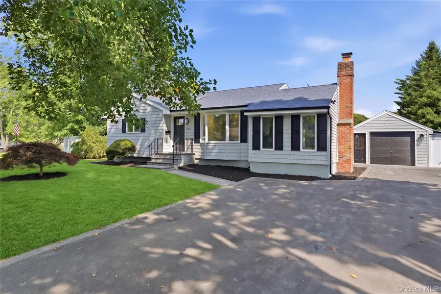 115 Bucknell RD, West Sayville, NY 11796