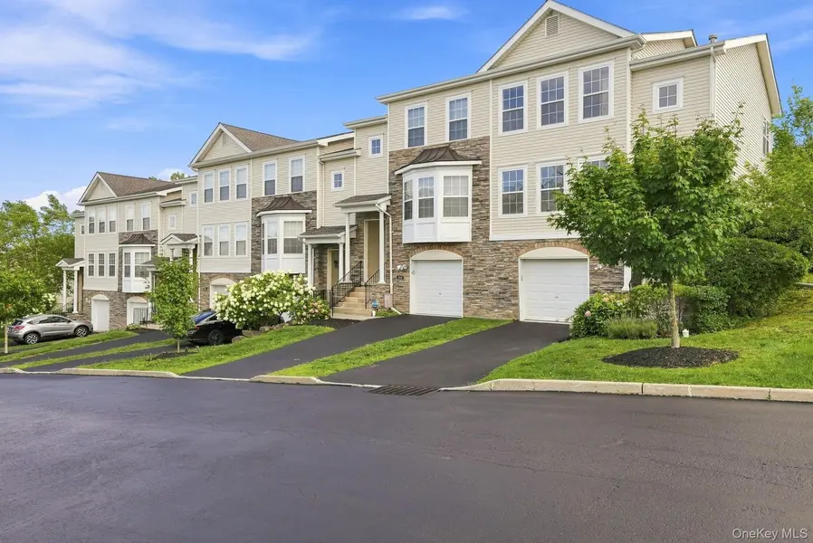 227 Orleans RD #14-6, Newburgh, NY 12550