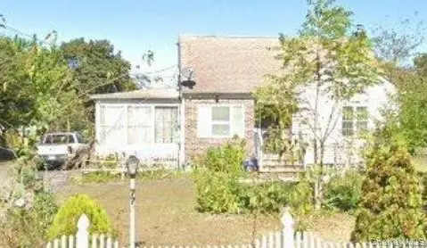 77 Farrington AVE, Bay Shore, NY 11706