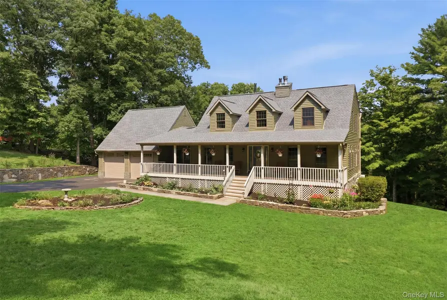 68 Burleigh RD, New Paltz, NY 12561