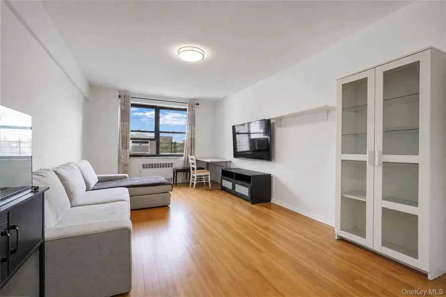 25-40 Union ST #4E, Flushing, NY 11354