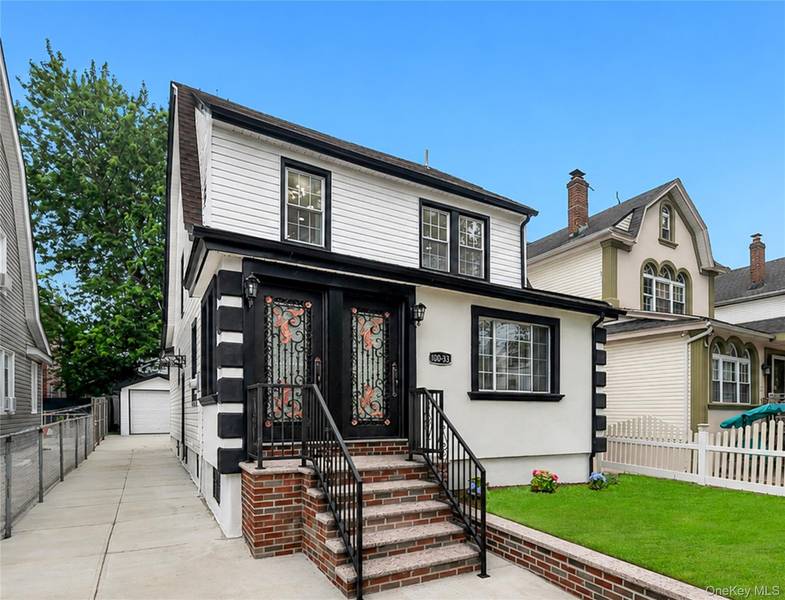 100-33 205th ST, Hollis, NY 11423