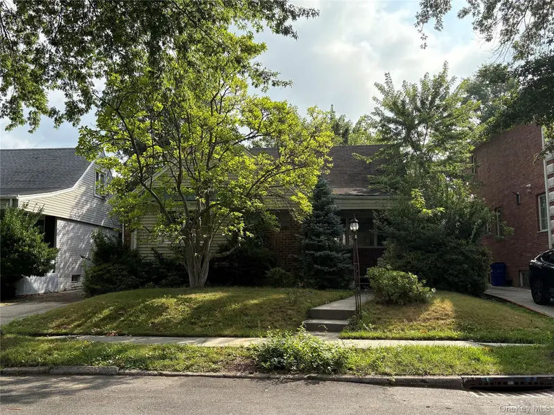 53-17 203rd ST, Bayside, NY 11364
