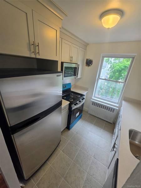 160 centre #3l, New Rochelle, NY 10801