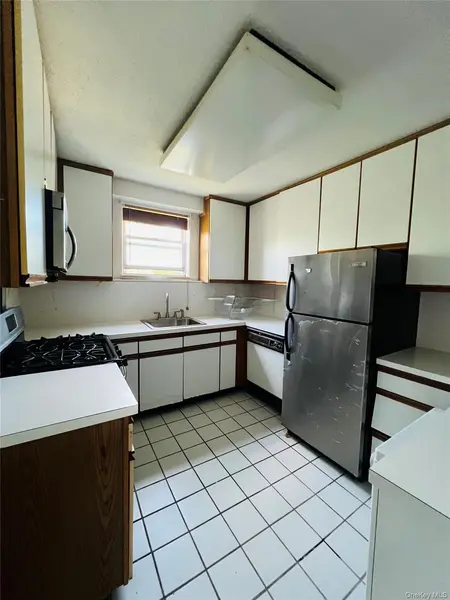 5700 Arlington AVE #3V, Bronx, NY 10471
