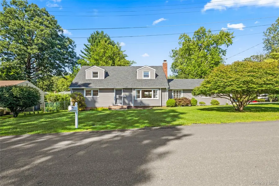 17 Sunset DR, Suffern, NY 10901