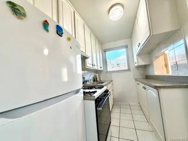 69-29 218th ST #Lower, Bayside, NY 11364