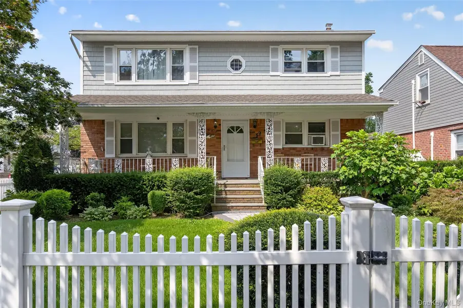 59 S Grand ST, Westbury, NY 11590