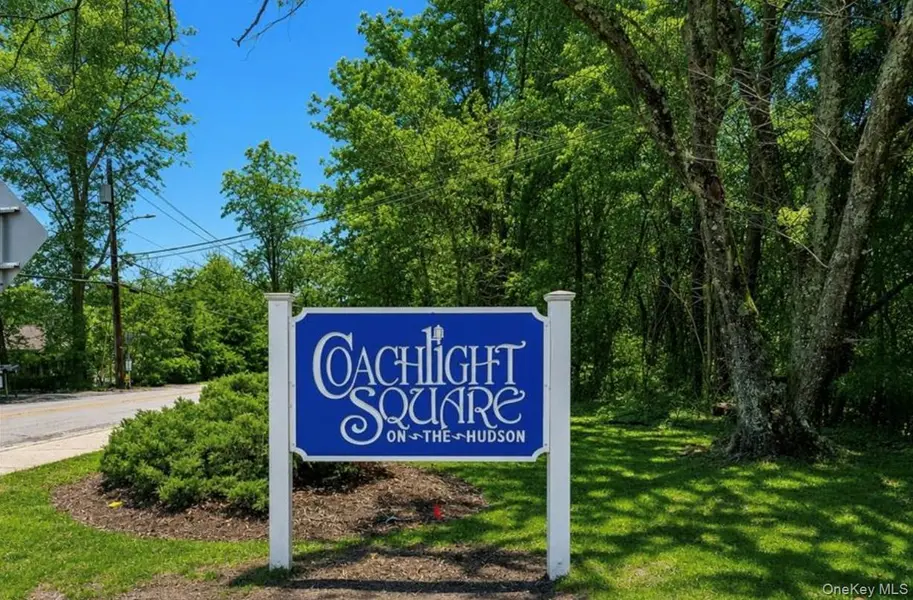 60 Coachlight SQ #60, Montrose, NY 10548