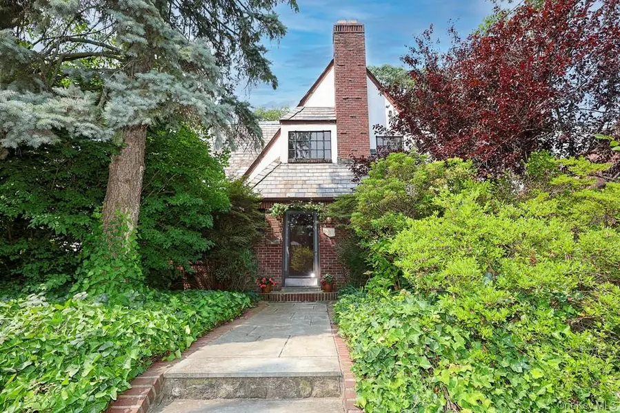 8654 Somerset ST, Jamaica Estates, NY 11432
