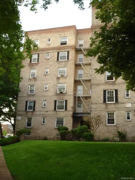 55-23 31 AVE #3-H, Woodside, NY 11377