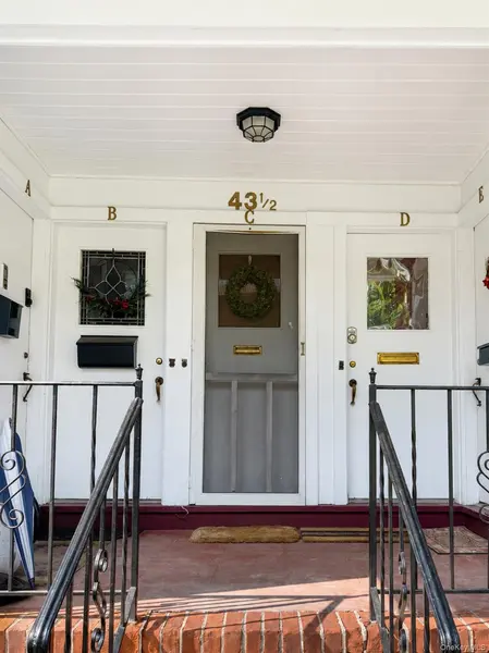 43 1/2 Carpenter AVE #D, Mount Kisco, NY 10549