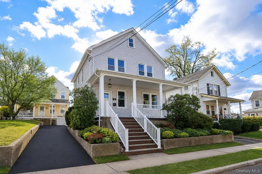 10 Ohio AVE, Port Washington, NY 11050