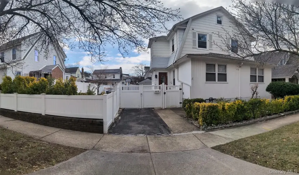 143-40 poplar AVE, Flushing, NY 11355
