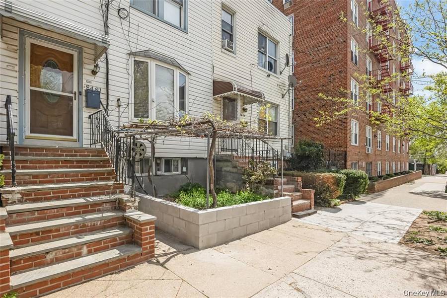 8481 127th ST, Richmond Hill, NY 11415