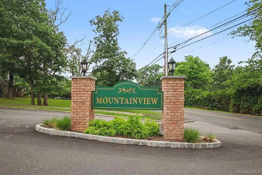 969 Sierra Vista LN, Valley Cottage, NY 10989